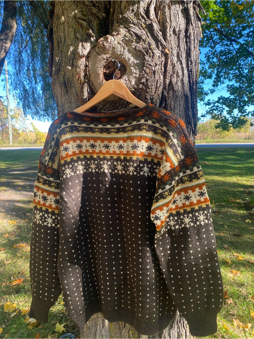 VINTAGE HANDKNIT wool fair isle sweater orange,black,cream size large